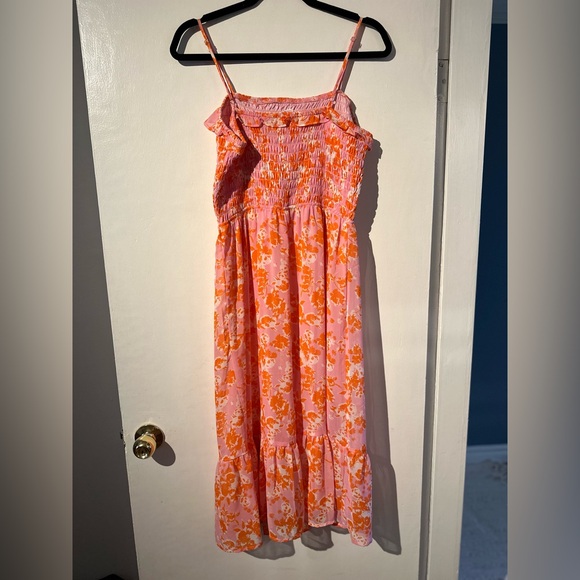 Beautiful dress - Picture 4 of 4